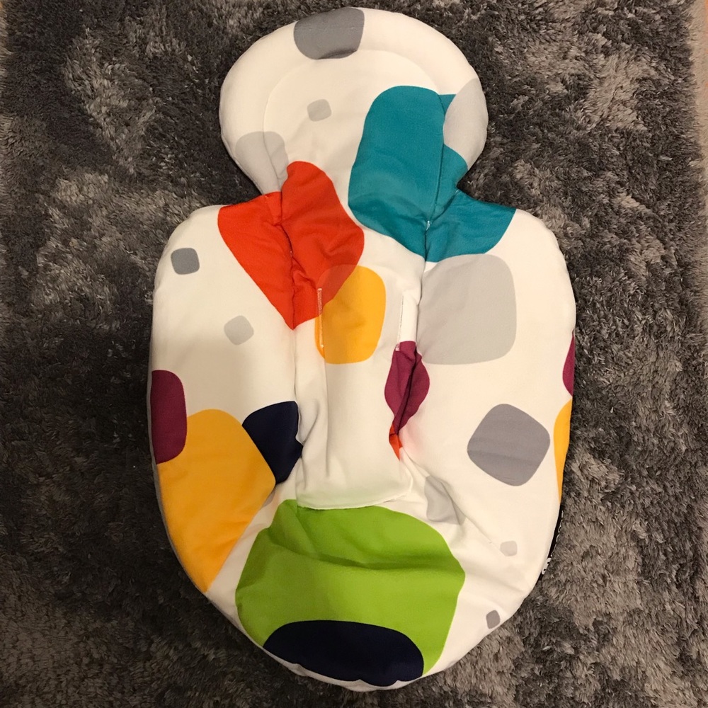 NWOT 4moms Infant Insert Mamaroo & Rockaroo